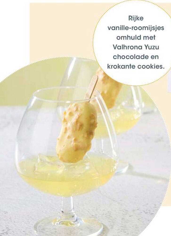 Rijke vanille-roomijsjes omhul met Valrhona Yuzu chocolade en krokante cookies.