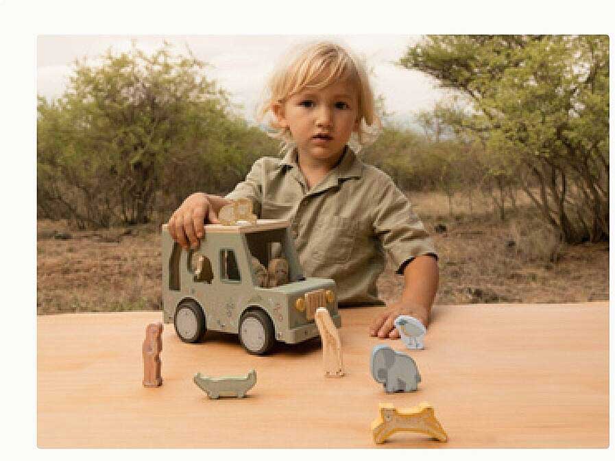 Houten safari auto