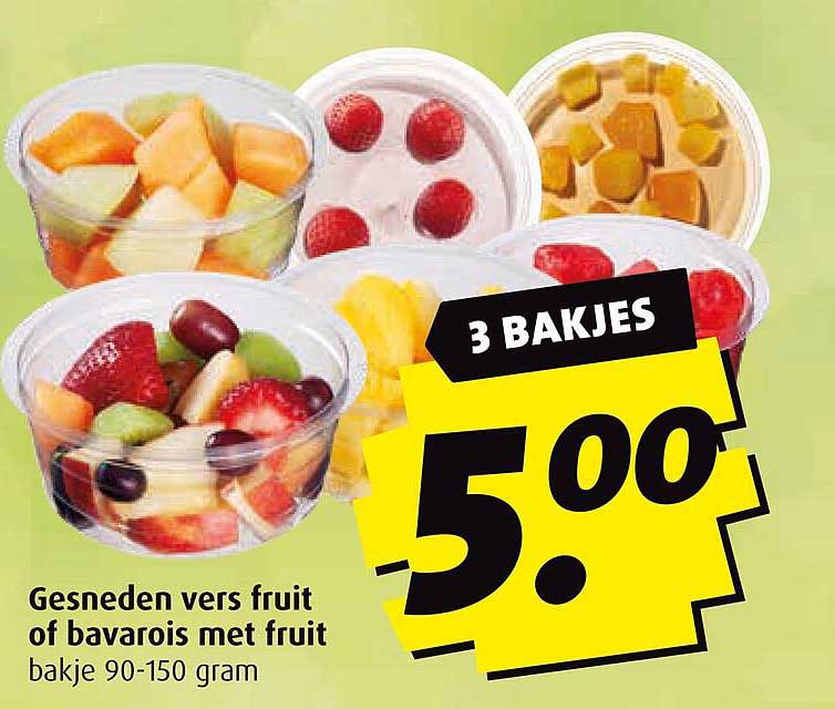 Gesneden vers fruit of bavarois met fruit