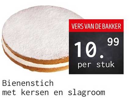 Bienenstich met kersen en slagroom