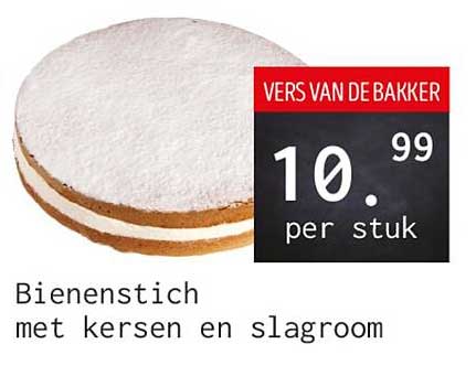 Bienenstich met kersen en slagroom