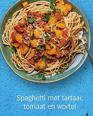 Spaghetti met tartaar, tomaat en wortel