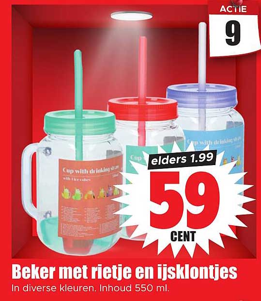 Beker met rietje en ijsklontjes