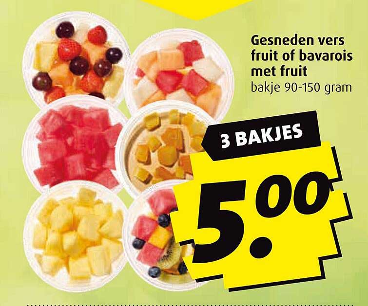 Gesneden vers fruit of bavarois met fruit