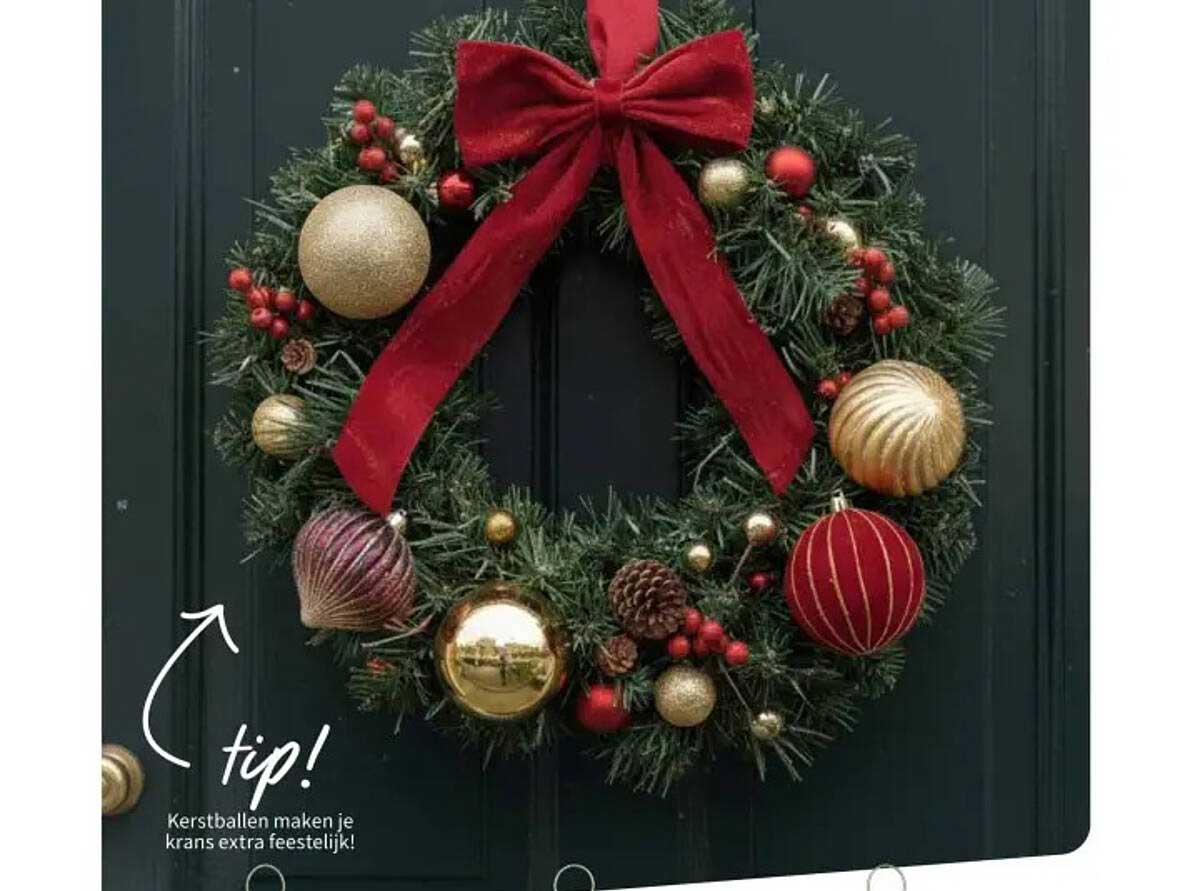 Kerstkrans Versiering met Bollen