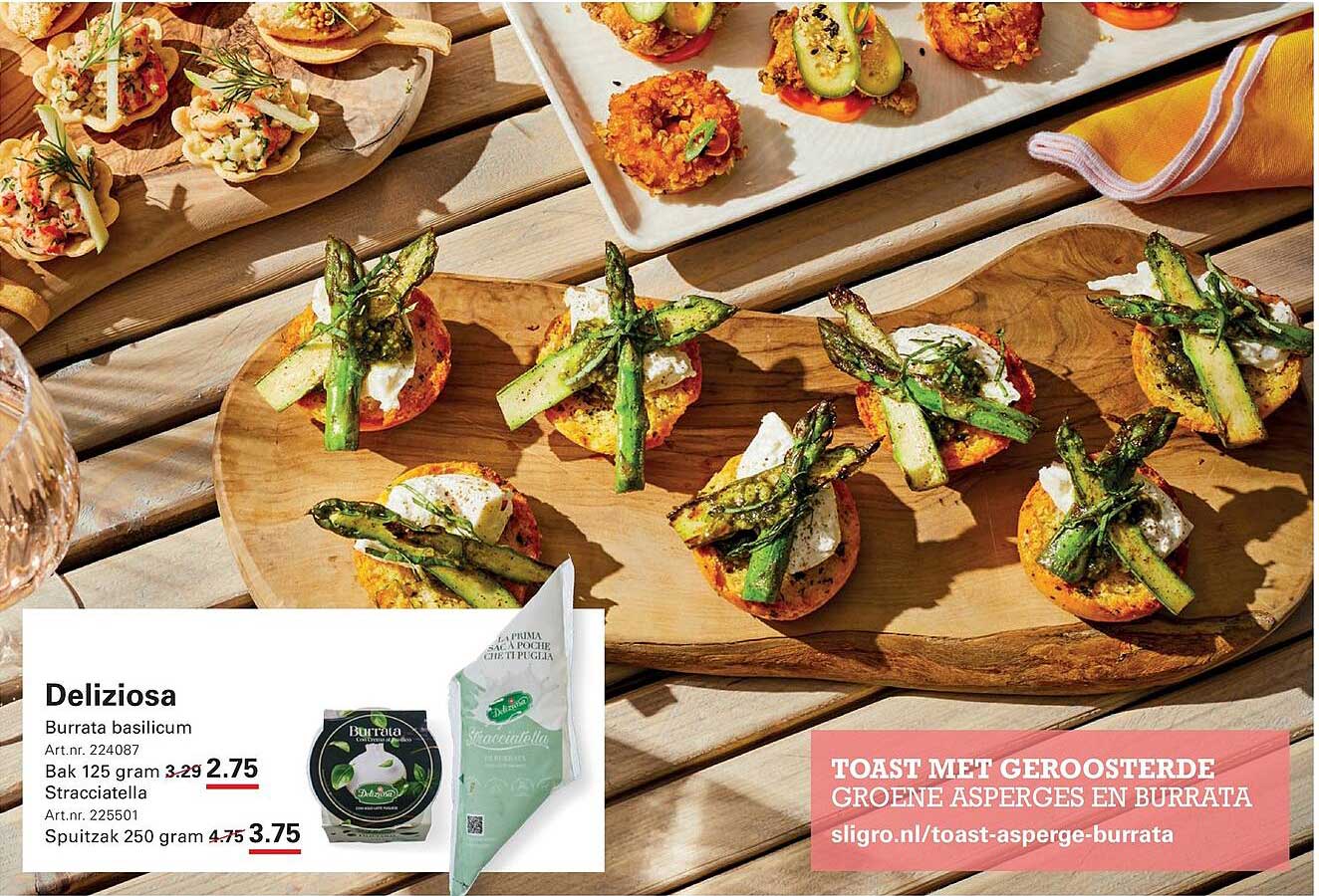 Toast met geroosterde groene asperges en burrata