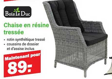 Chaise en résine tressée